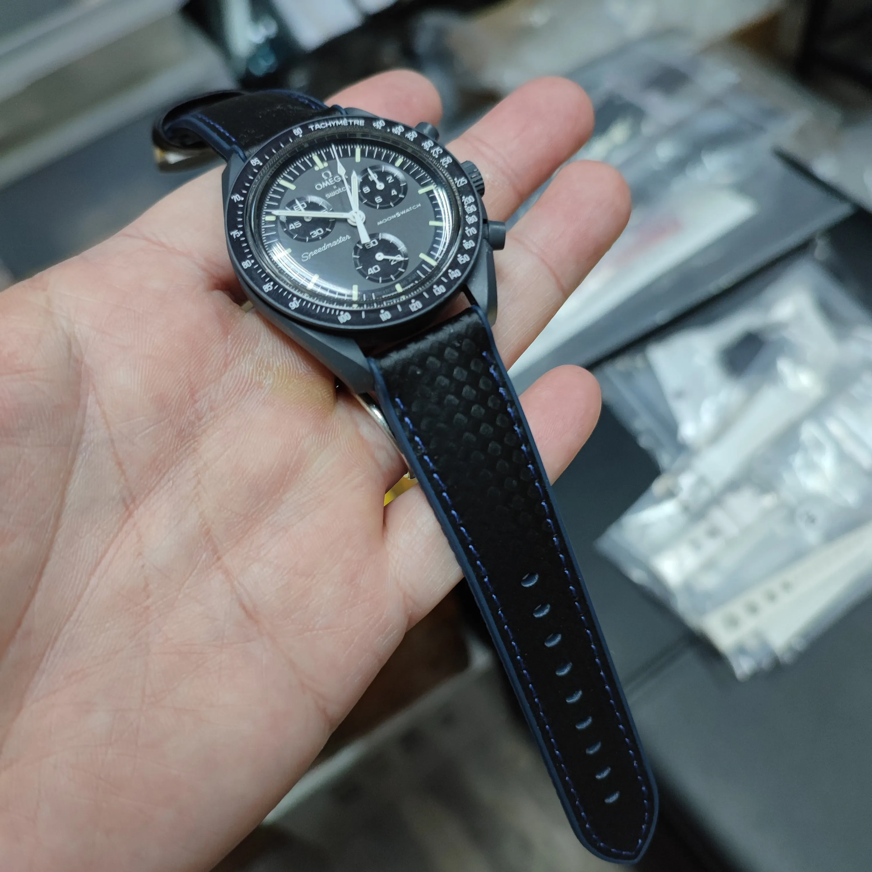 20mm, 22mm, 24mm Black Carbon Fiber Rubber Watch Strap, Blue Stitching