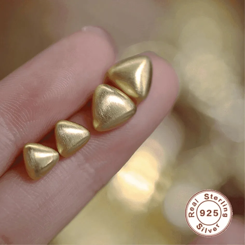 925 Sterling Silver Stud Earrings Charm Jewelry - Brushed Triangle - Xm404
