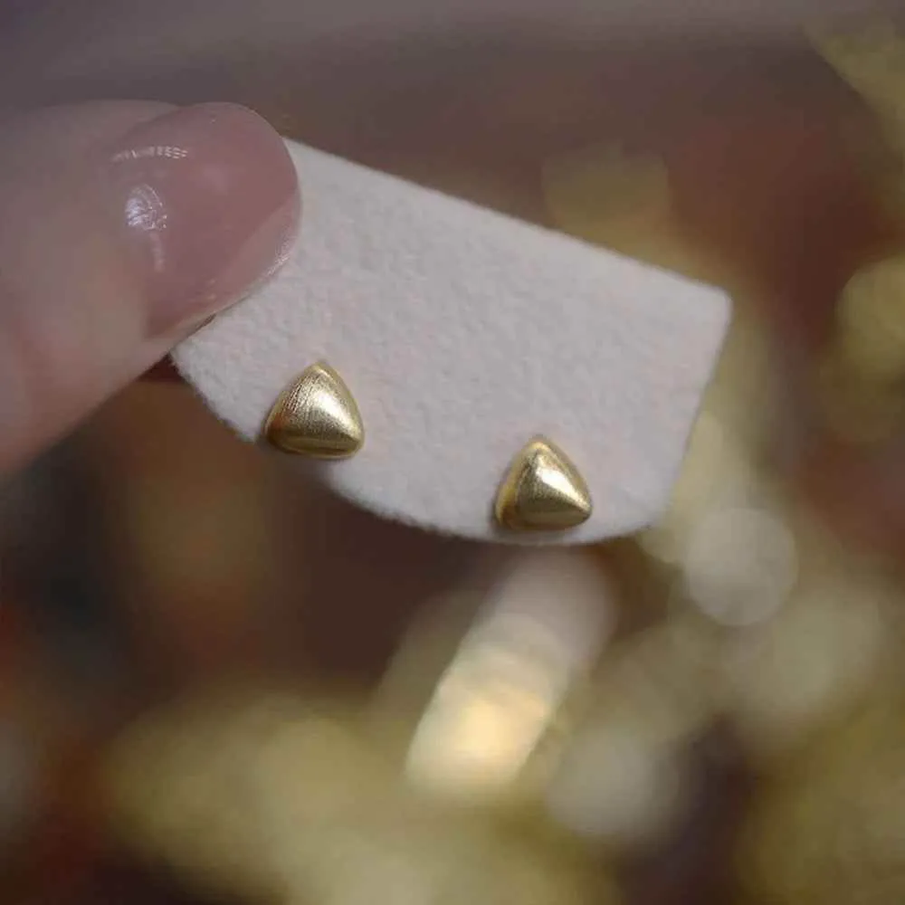 925 Sterling Silver Stud Earrings Charm Jewelry - Brushed Triangle - Xm404