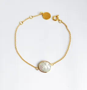 Dainty Gold Pearl Bracelet