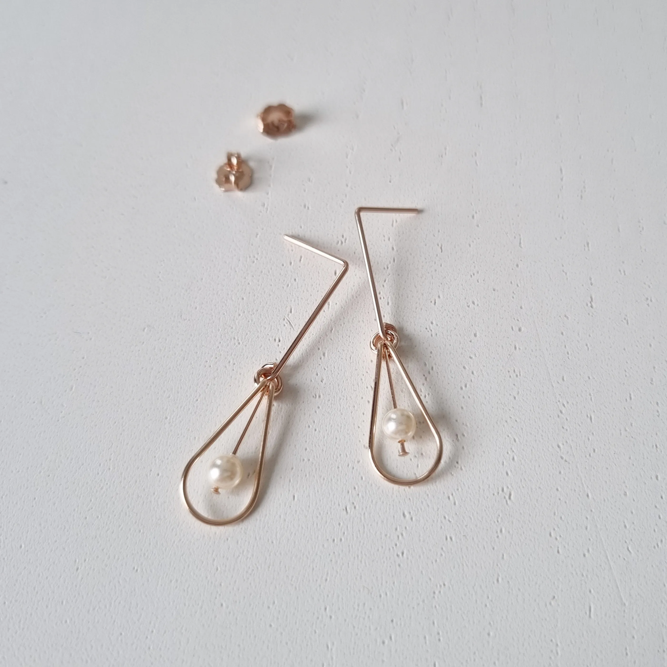Dew Drop Stud Earrings / Austrian Pearl