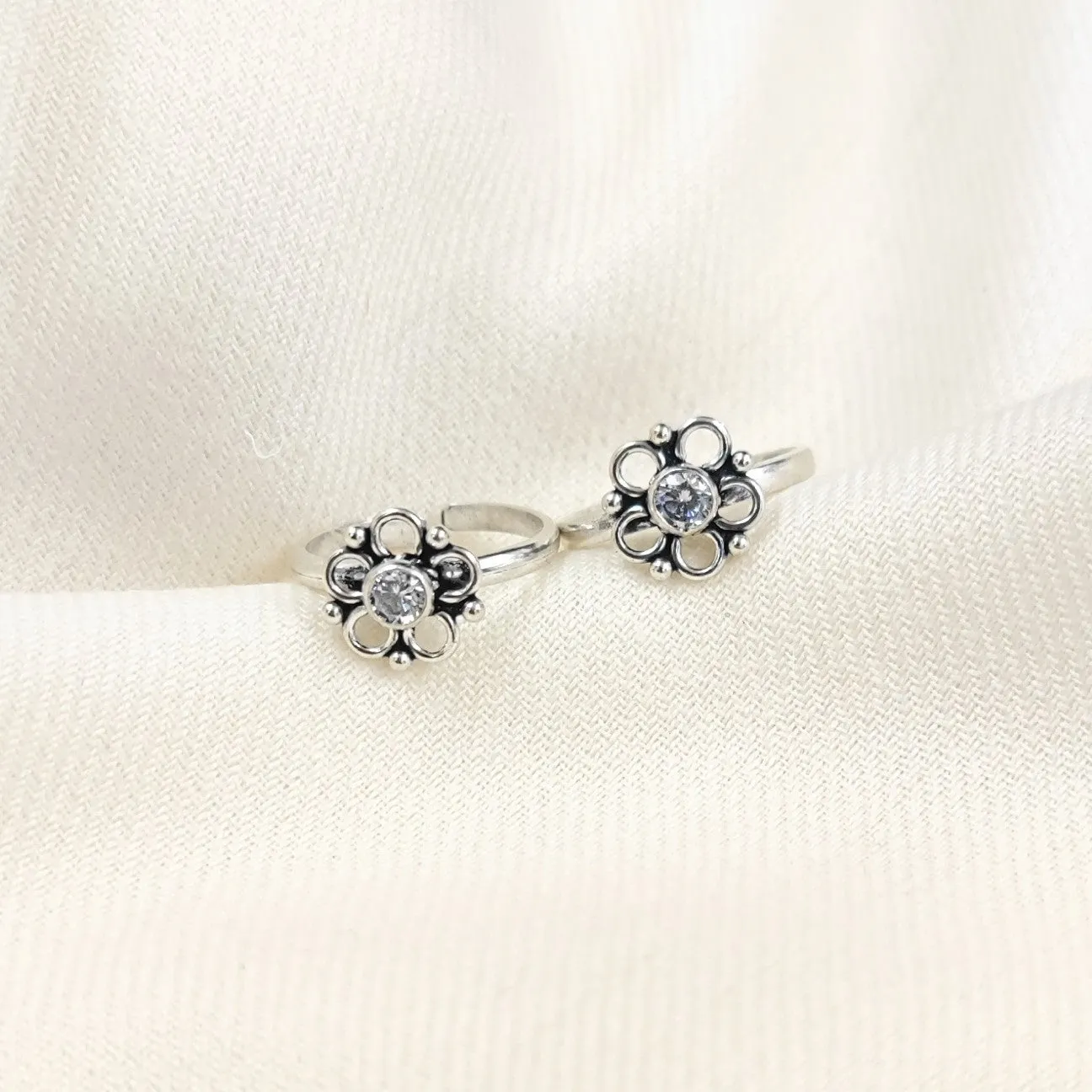 Five Petal White Toe Ring - 2 pc