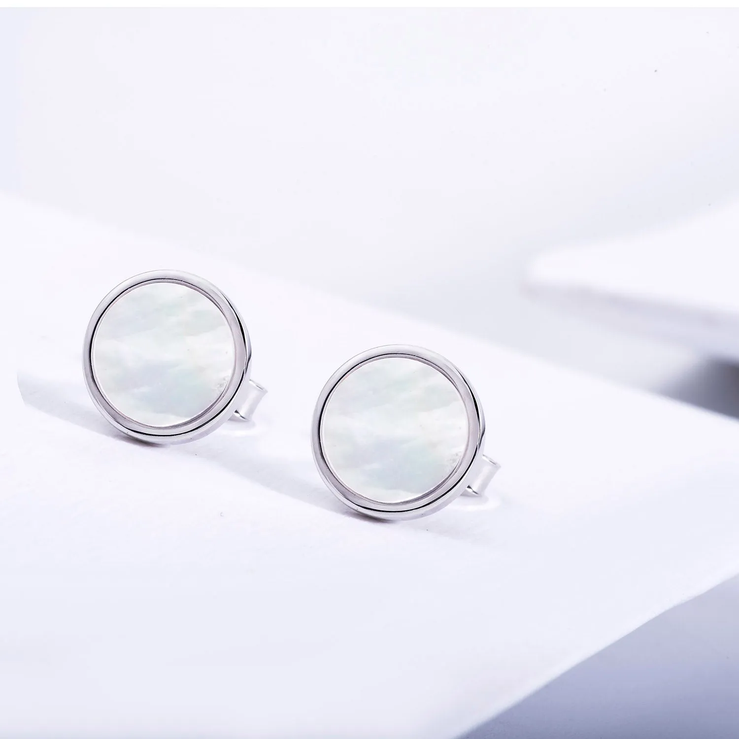 Mother of Pearl Round Stud Earrings