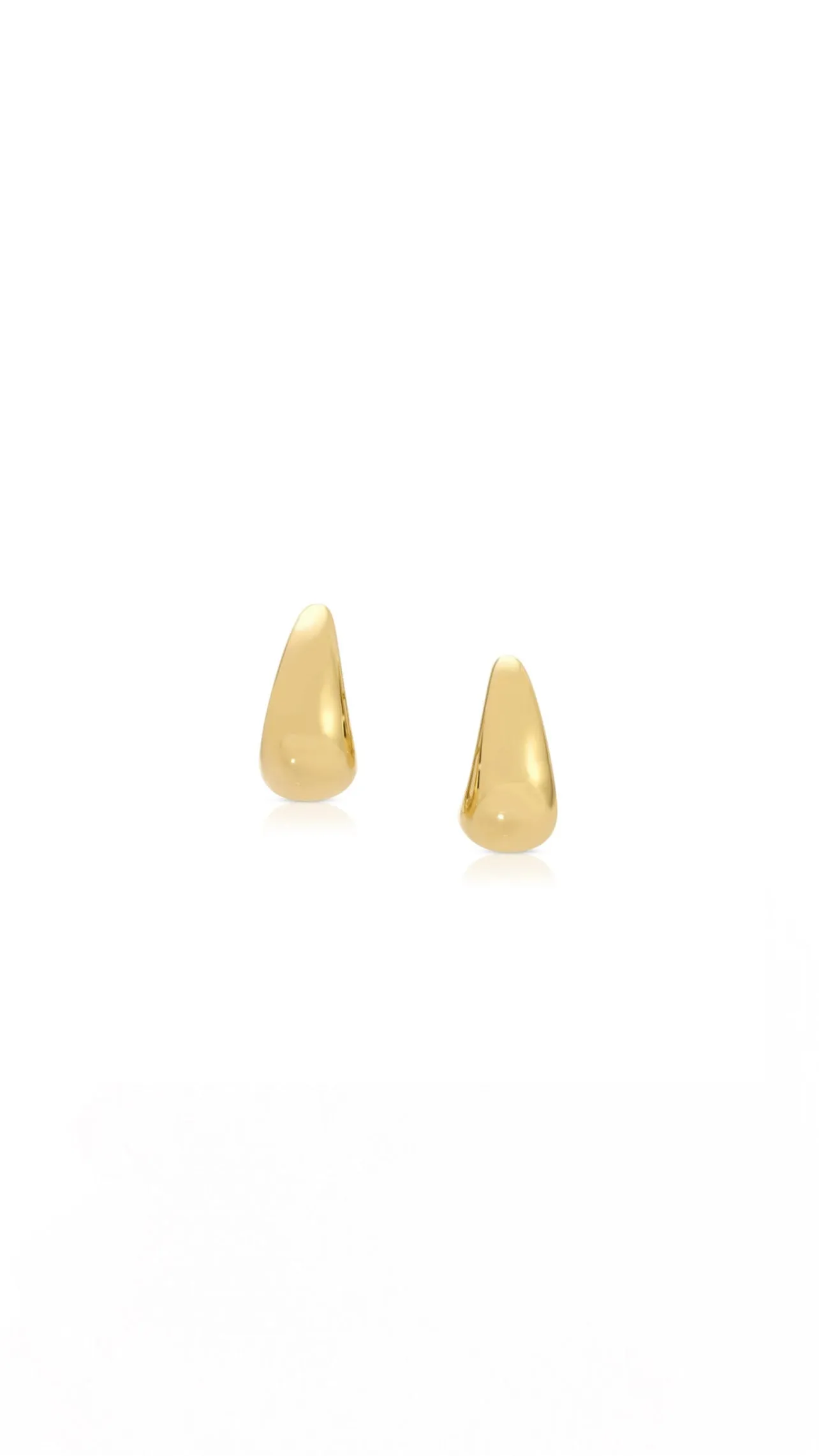 Small Claw Earrings in Yellow Gold