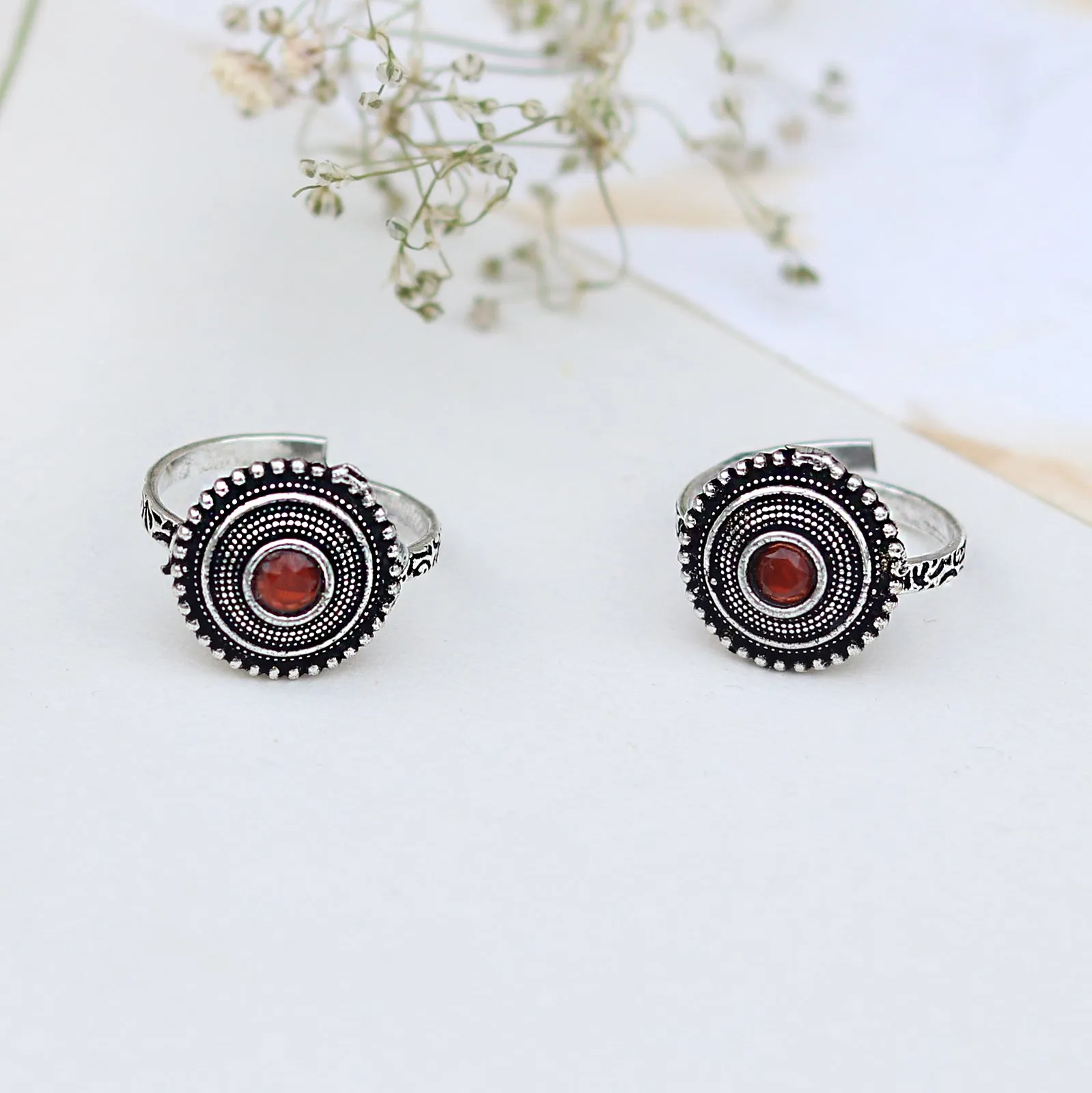 Teejh Shaanvi Orange Stone Silver Oxidised Toe Rings